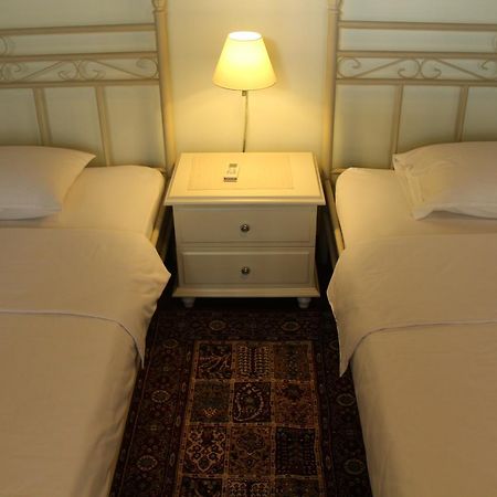 Bed And Breakfast Tomang Cakarta Dış mekan fotoğraf