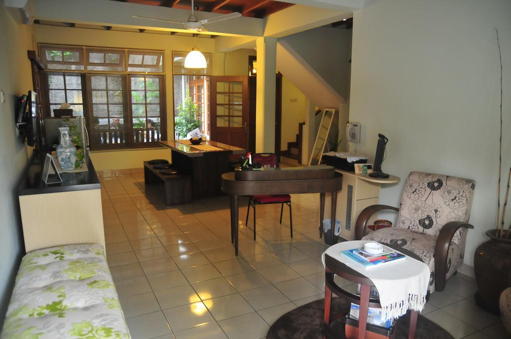 Bed And Breakfast Tomang Cakarta Dış mekan fotoğraf