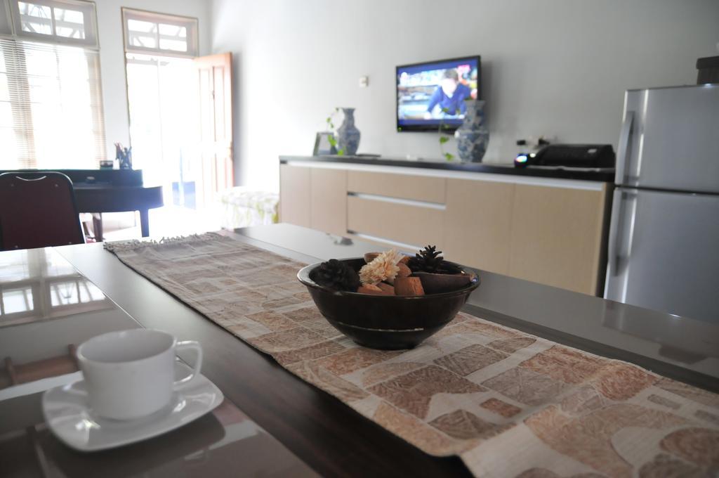 Bed And Breakfast Tomang Cakarta Dış mekan fotoğraf